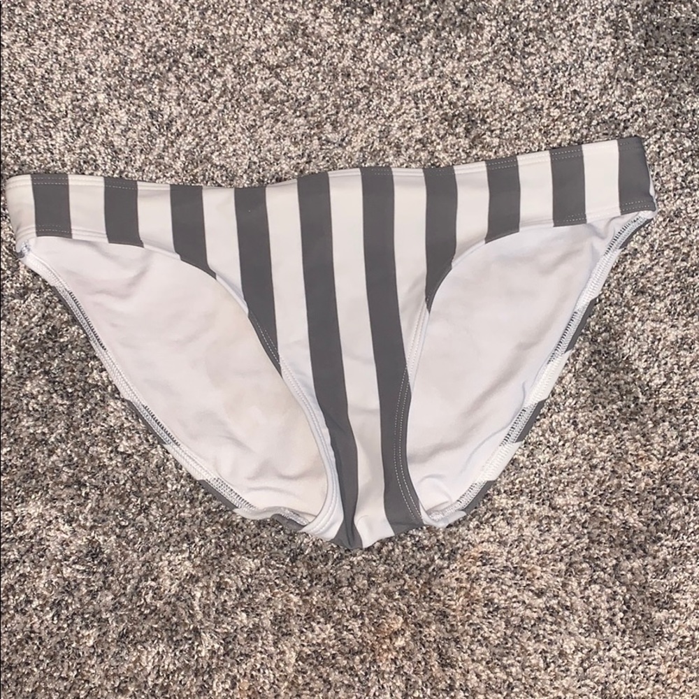 Aerie stripe gray and white bottoms